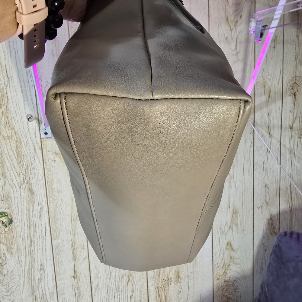 Simply Vera Vera Wang Taupe Tote Bag | Large Zip Shoulder Purse - Picture 6 of 11